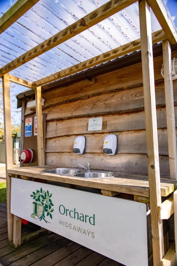 Orchard Hideaways Hotel เพนริท ภายนอก รูปภาพ